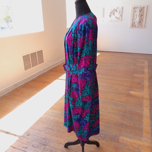 Vintage silk Button-Front floral midi dress with matching belt - Picture 2 of 11